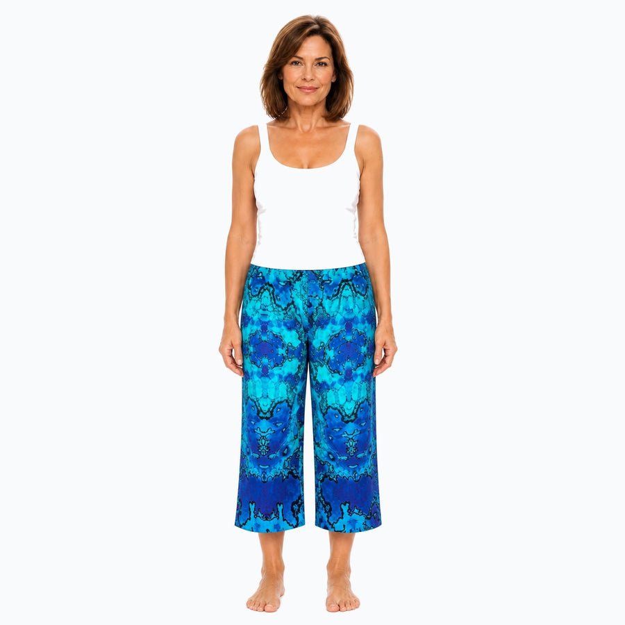 Woman wearing the Claire Powell Reef Cotton 7/8 Pants, front view
